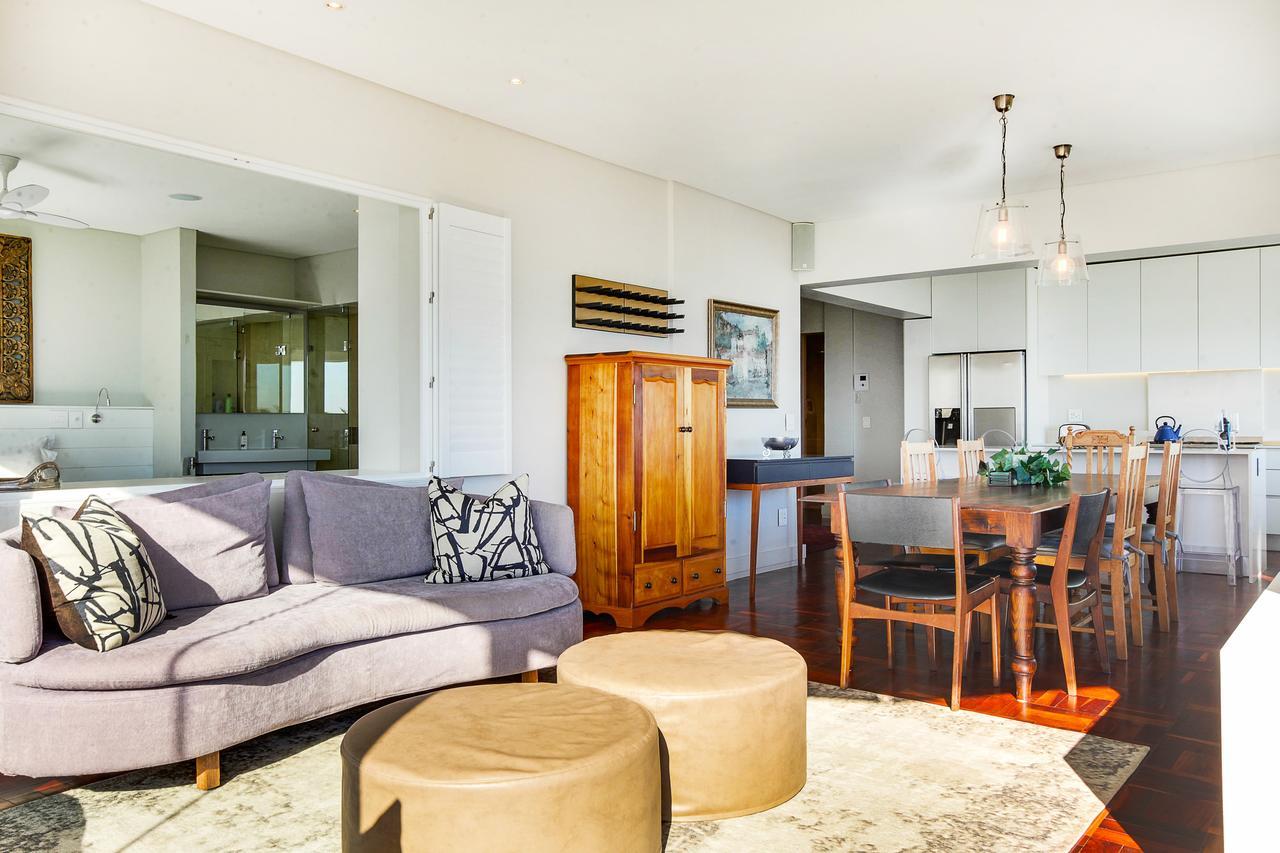 Backup Powered Sea View Apartment On The Promenade 케이프타운 외부 사진