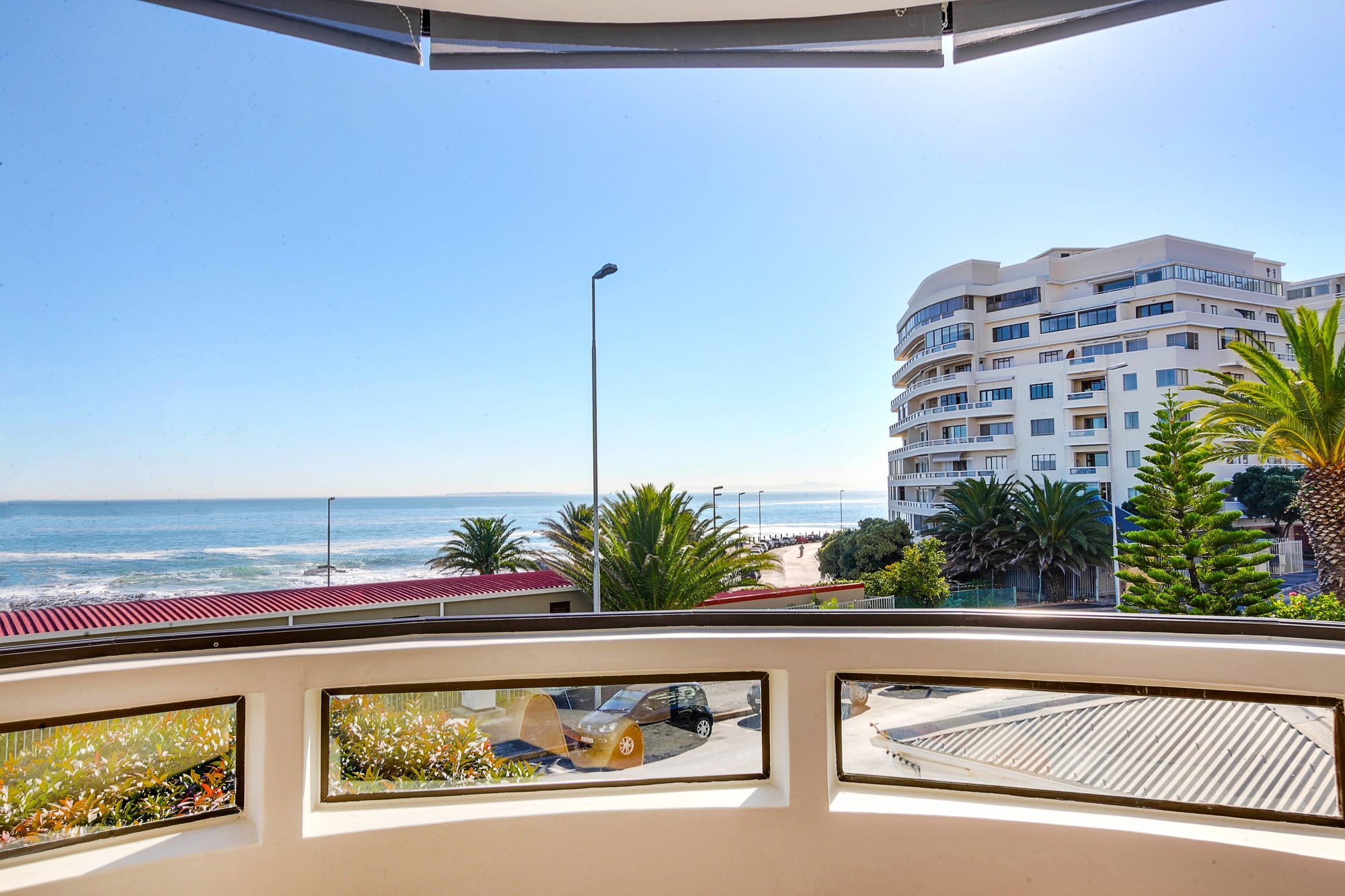 Backup Powered Sea View Apartment On The Promenade 케이프타운 외부 사진