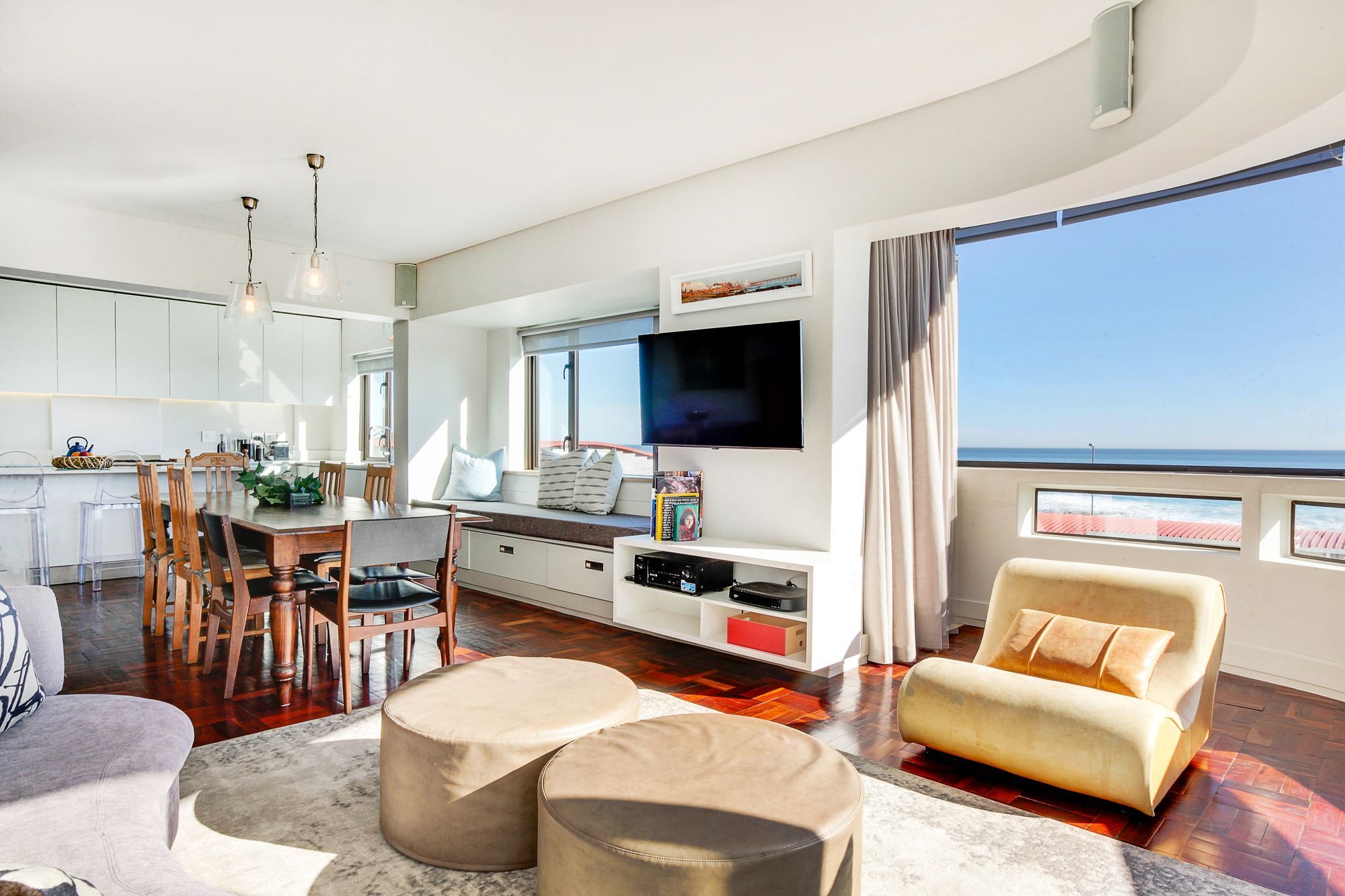 Backup Powered Sea View Apartment On The Promenade 케이프타운 외부 사진