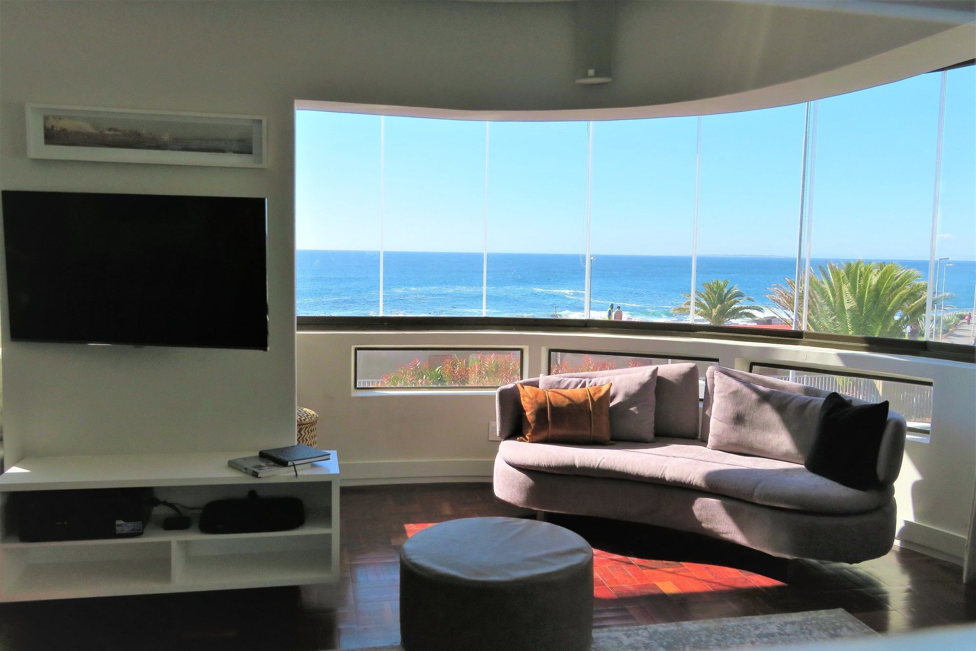Backup Powered Sea View Apartment On The Promenade 케이프타운 외부 사진
