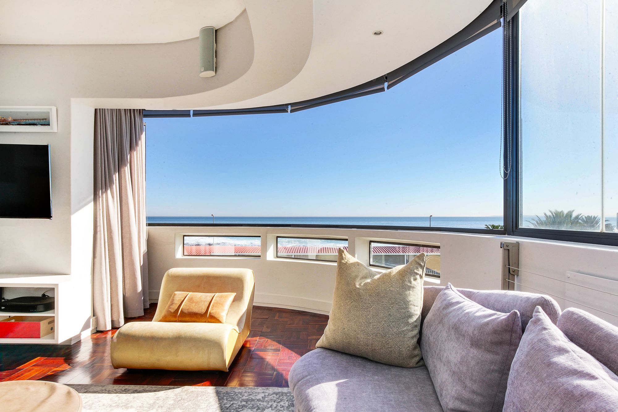 Backup Powered Sea View Apartment On The Promenade 케이프타운 외부 사진