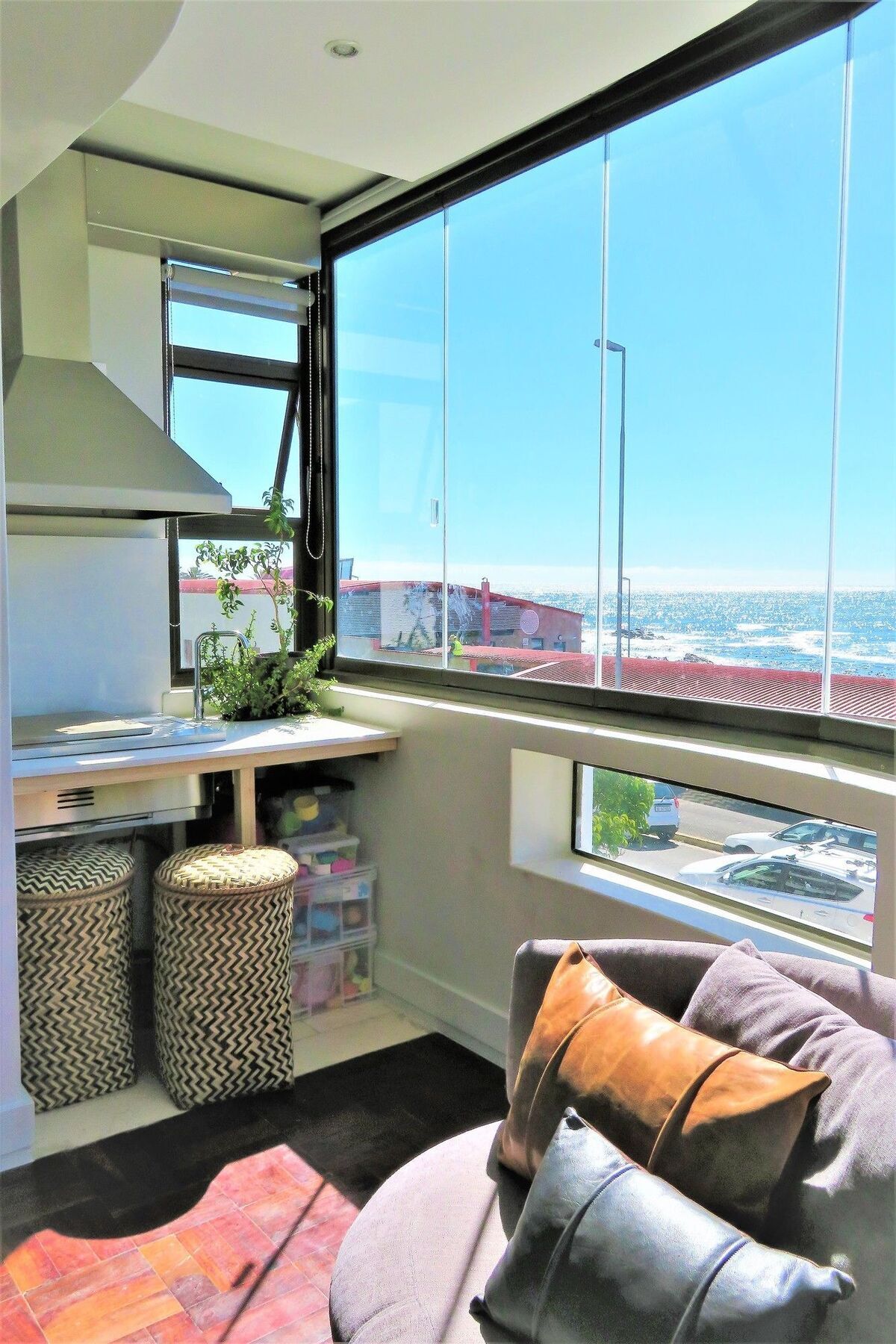 Backup Powered Sea View Apartment On The Promenade 케이프타운 외부 사진